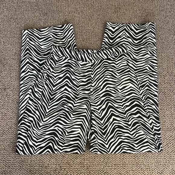 NWOT Vince camuto animal print pant - Picture 2 of 7